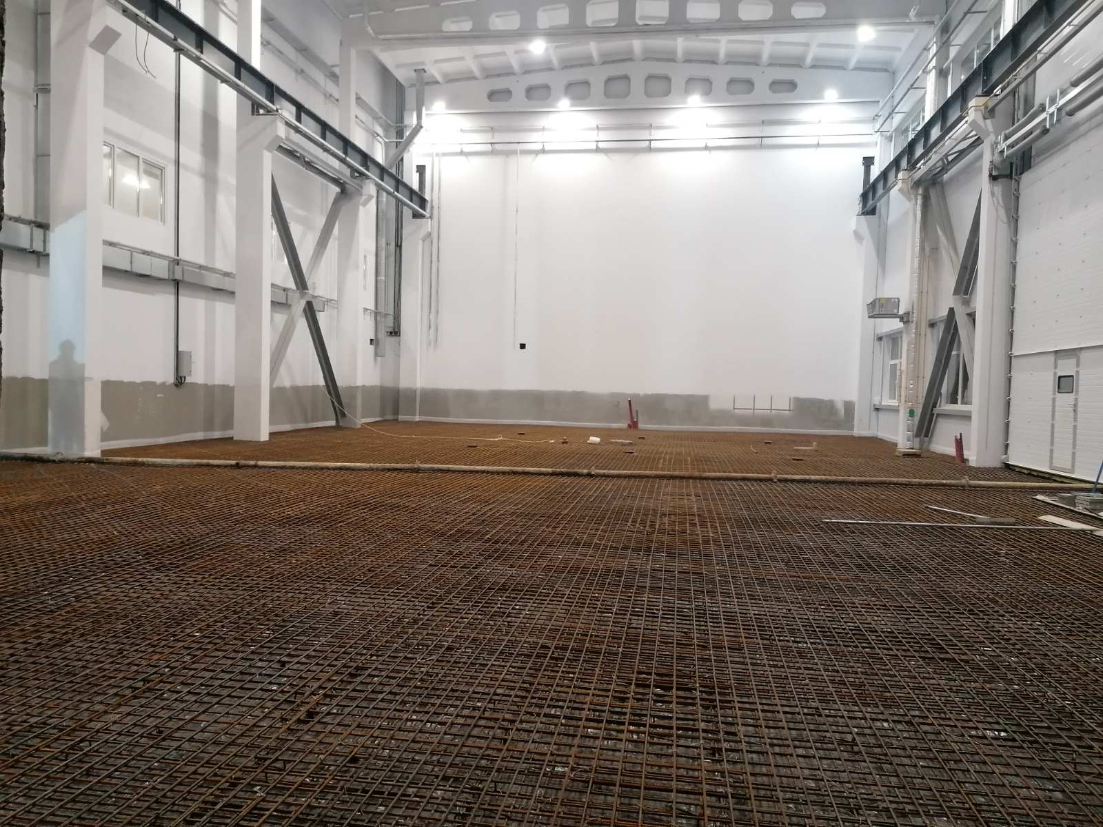 Заливка 800 квадратных метров бетонного пола склада